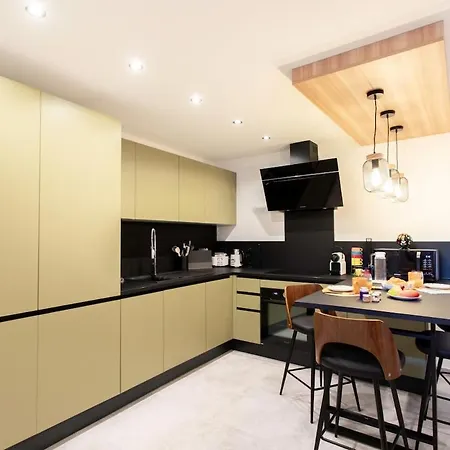 #45 Quiet Chic 5mins Walk To Port And Ac Wifi 公寓 滨海自由城