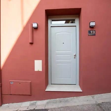#45 Quiet Chic 5mins Walk To Port And Ac Wifi Appartement